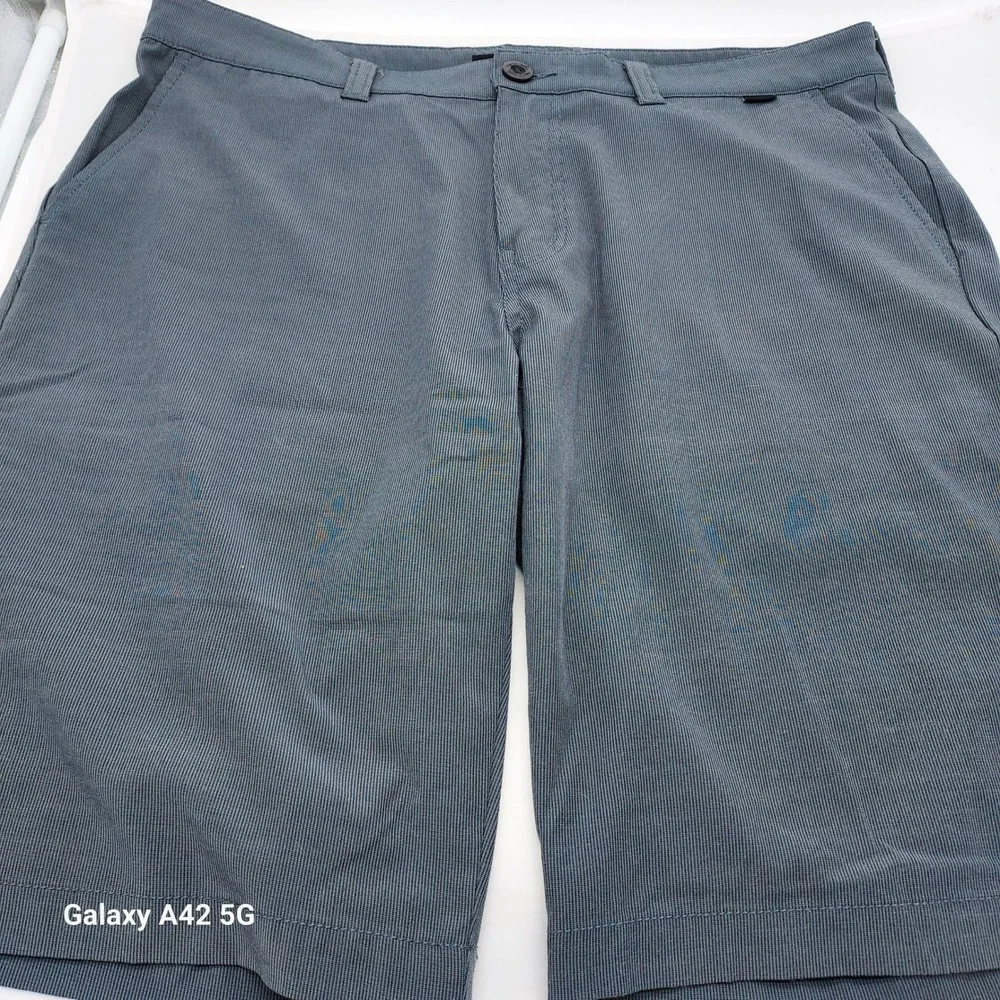 Travis Mathew Mens Golf‎ Shorts Grey Micro Stripe Stretch Size 34